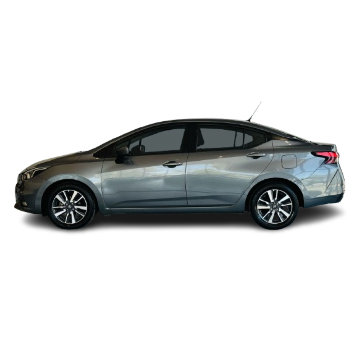 Nissan Versa 4 pts. Advance, TM5, a/ac., VE, f. niebla, RA-16 (línea anterior) 2022