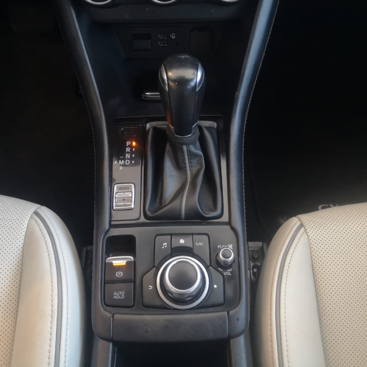 Mazda CX-3  5 pts. i Grand Touring, 2.0l, TA, piel, QC, RA-18 2021