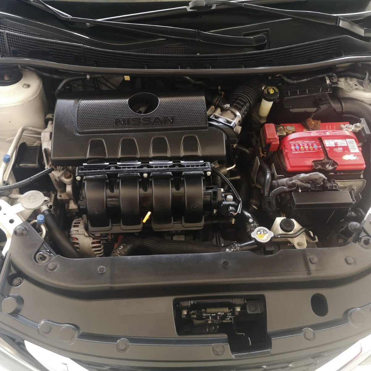 Nissan Sentra 4 pts. Sense, TM6, a/ac., RA-16 2018