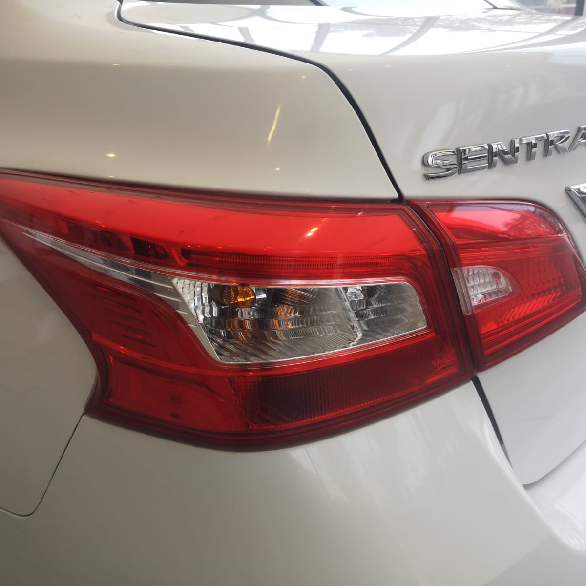 Nissan Sentra 4 pts. Sense, TM6, a/ac., RA-16 2018