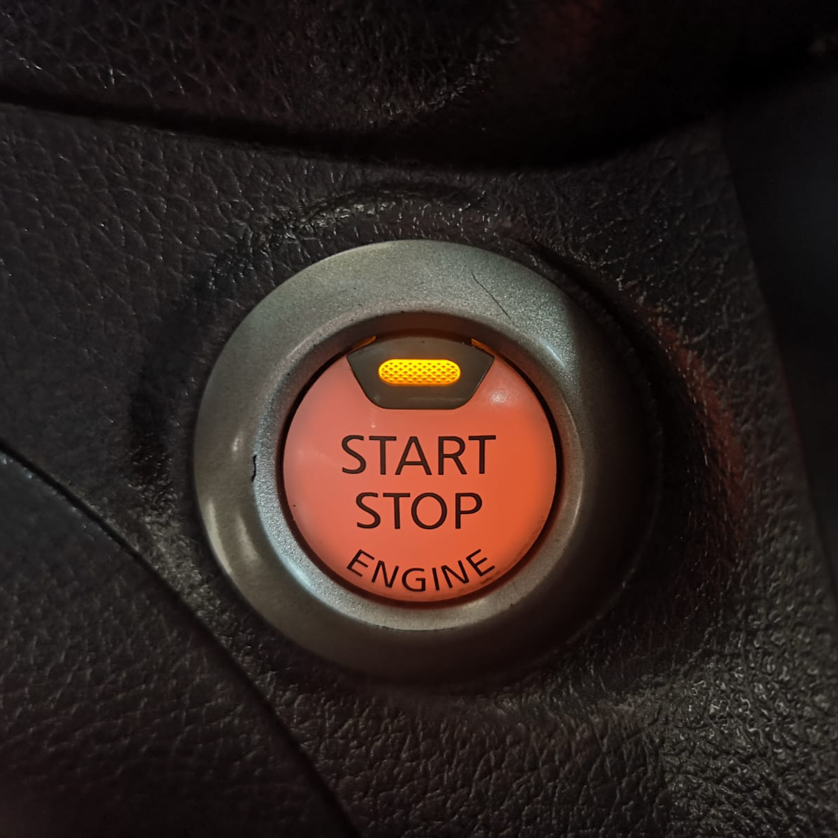 Nissan Sentra 4 pts. Sense, TM6, a/ac., RA-16 2018
