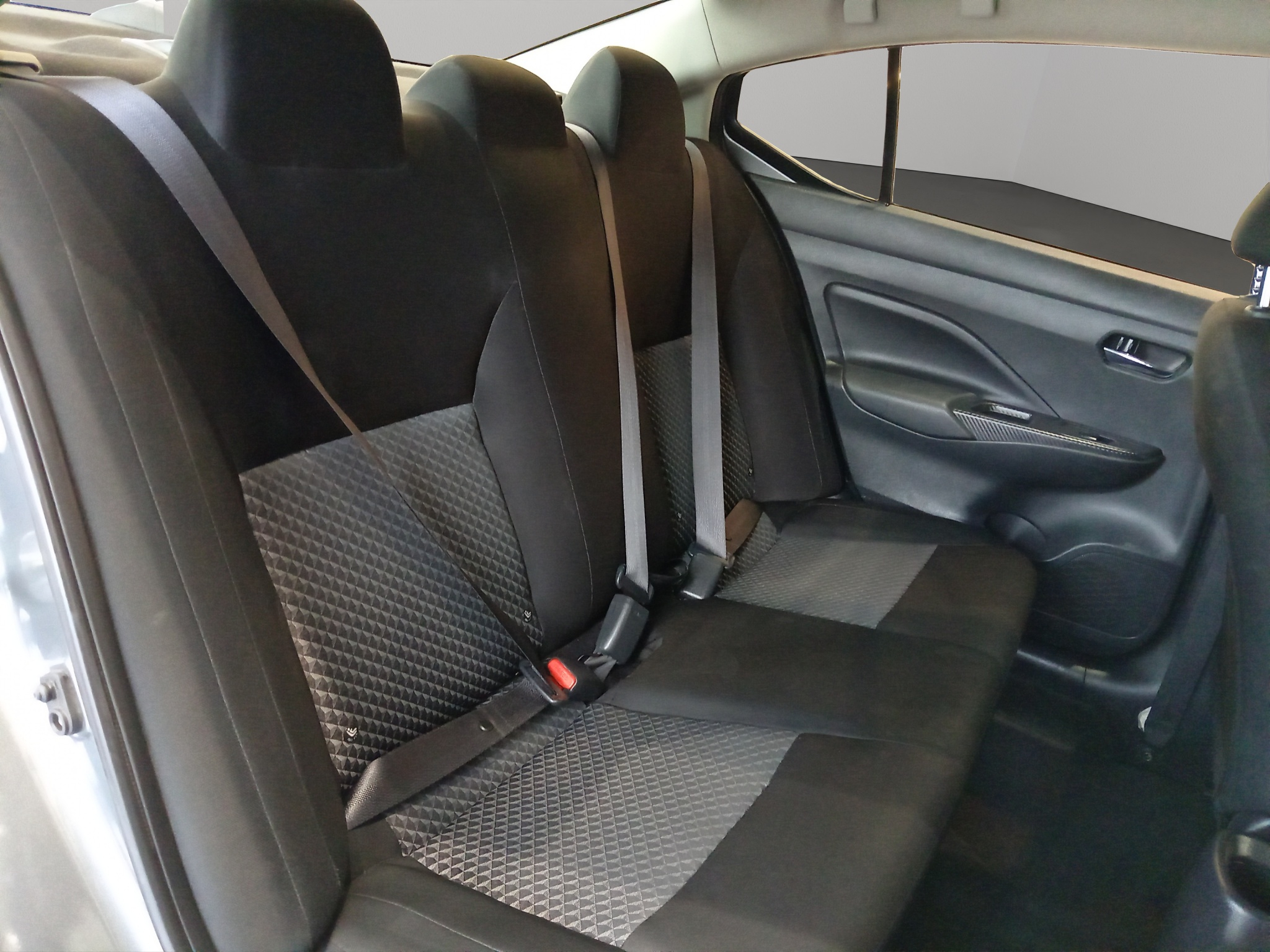 Nissan Versa 4 pts. Sense, TM5, a/ac., VE, R-15 (línea anterior) 2022
