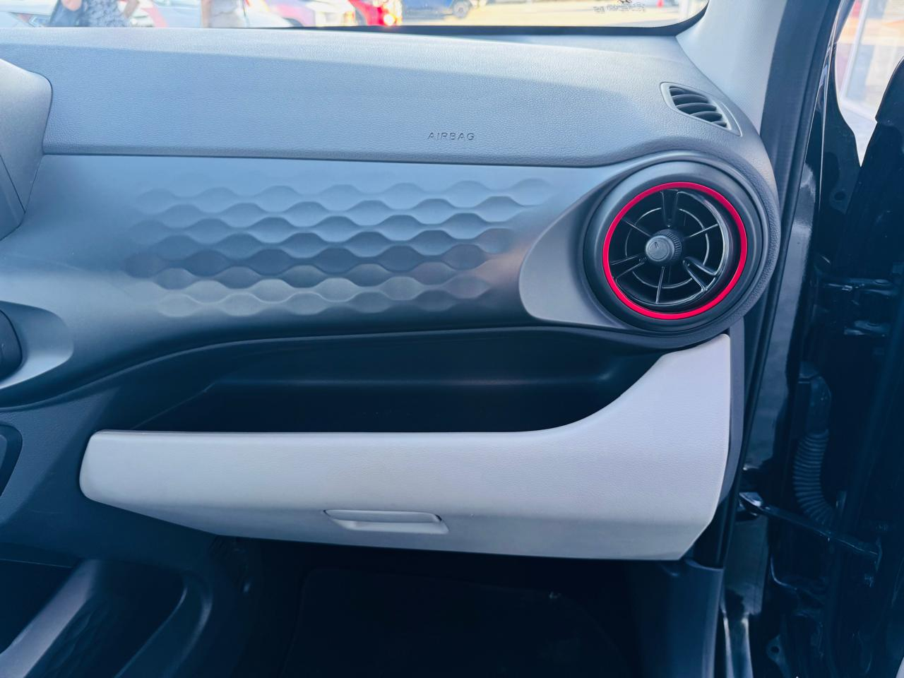 Hyundai Grand i10 Atrás 17
