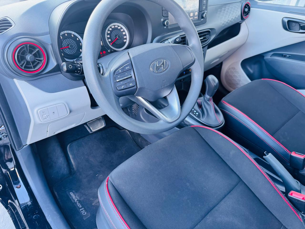 Hyundai Grand i10 Interior 10
