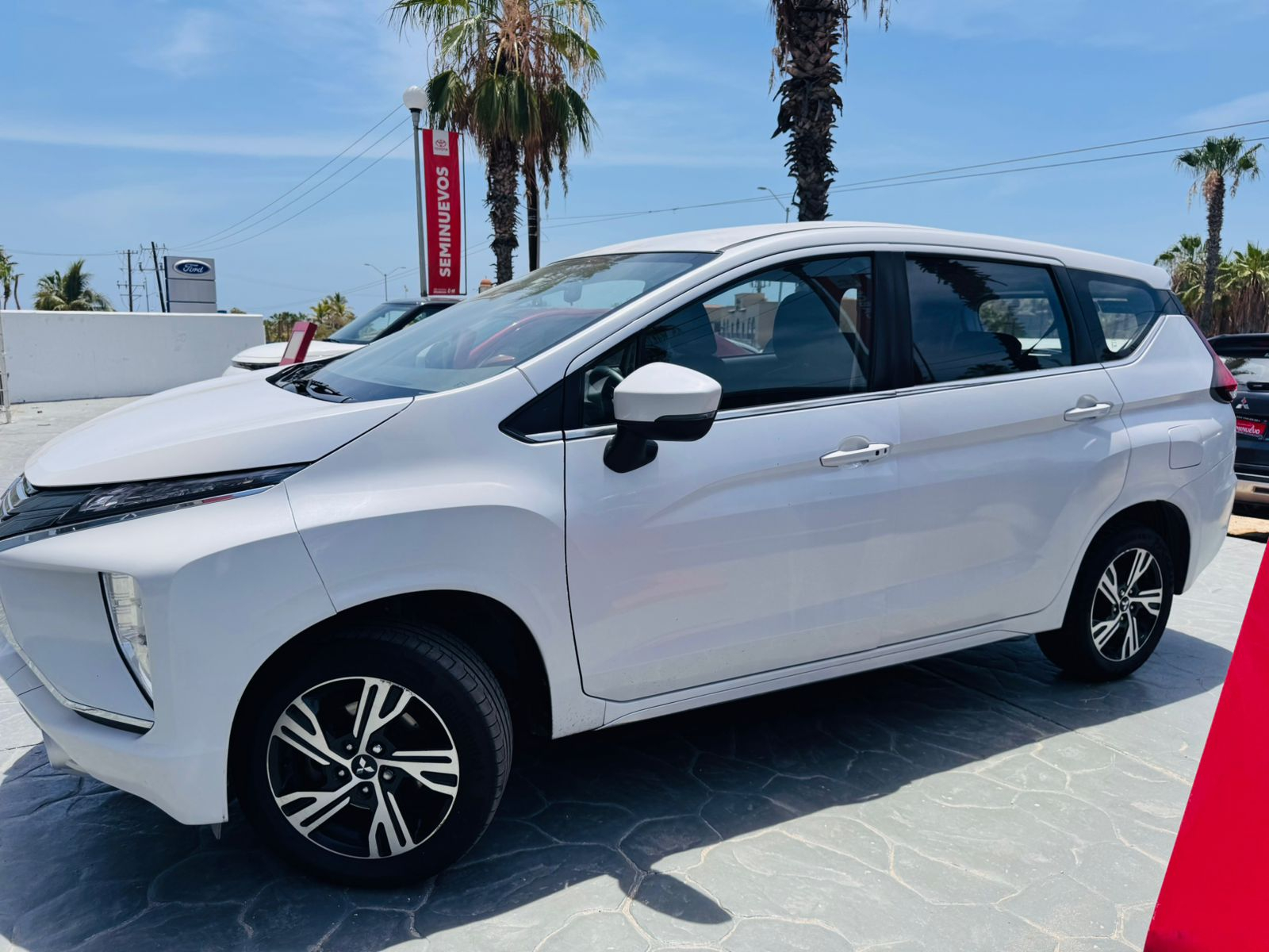 Mitsubishi XPANDER Lateral derecho 5