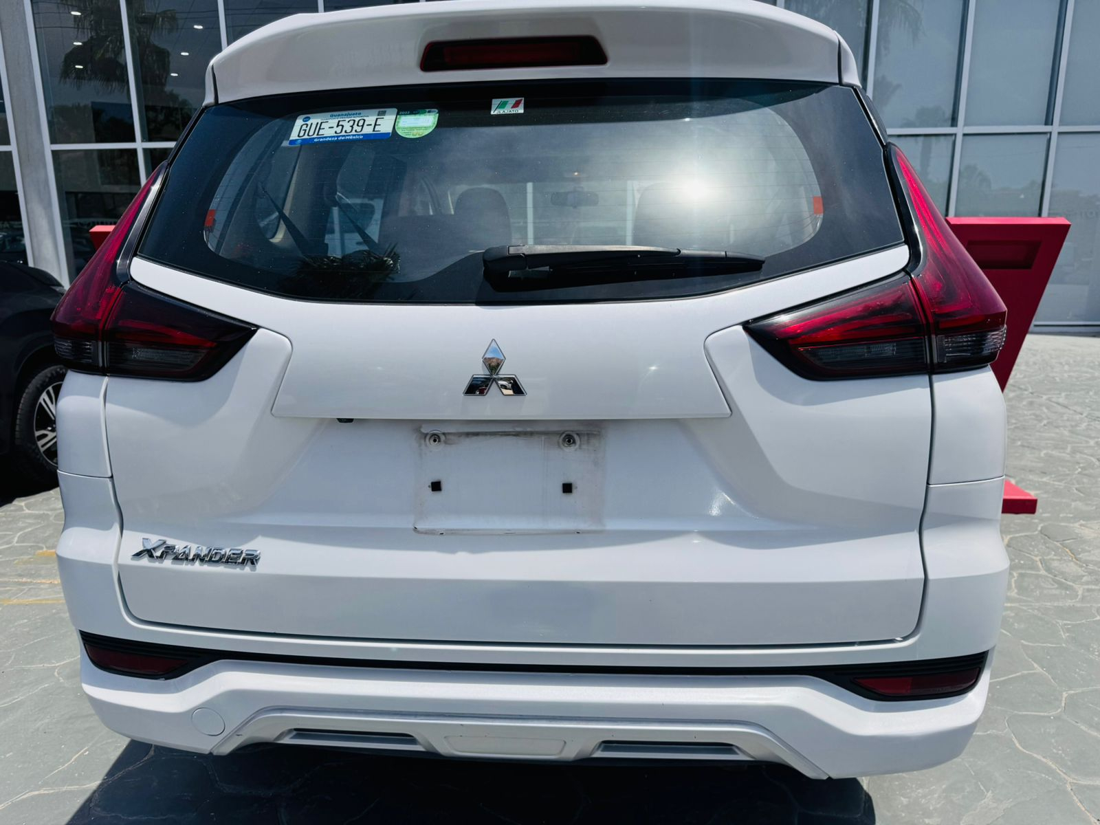 Mitsubishi XPANDER Lateral izquierdo 6