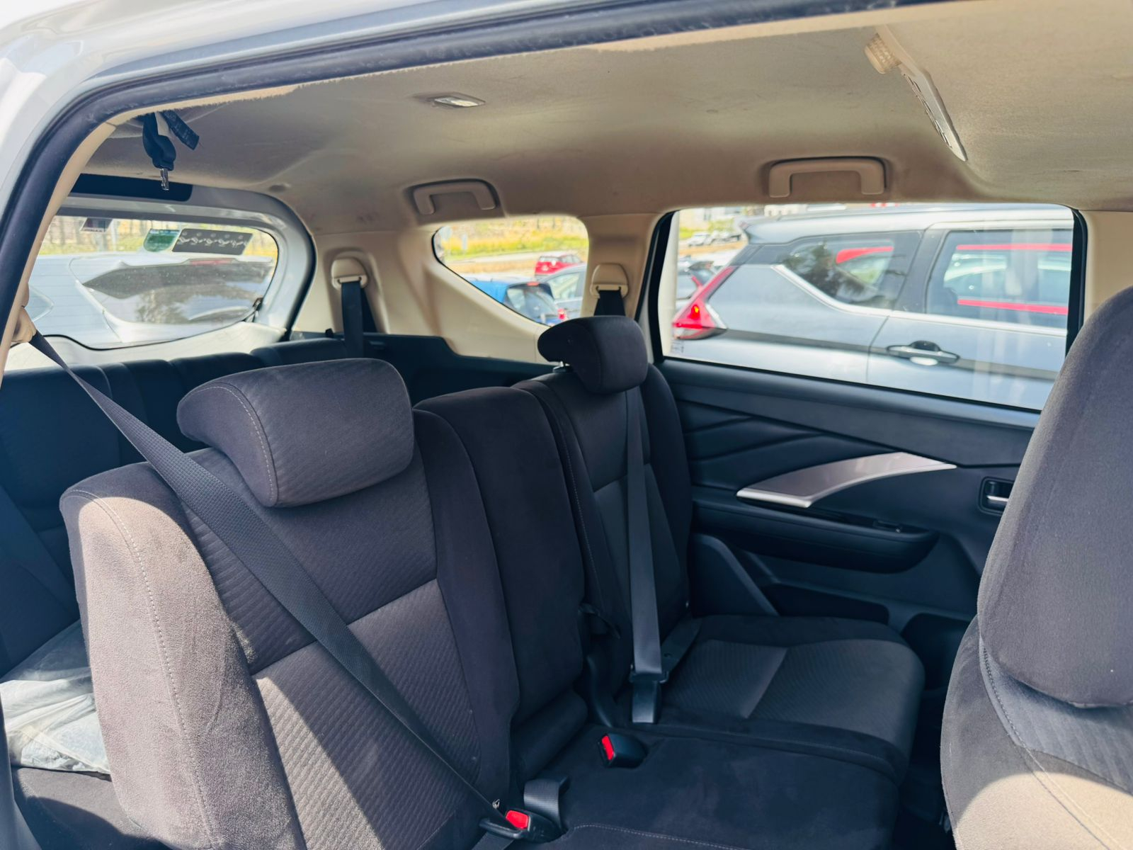 Mitsubishi XPANDER Lateral izquierdo 17