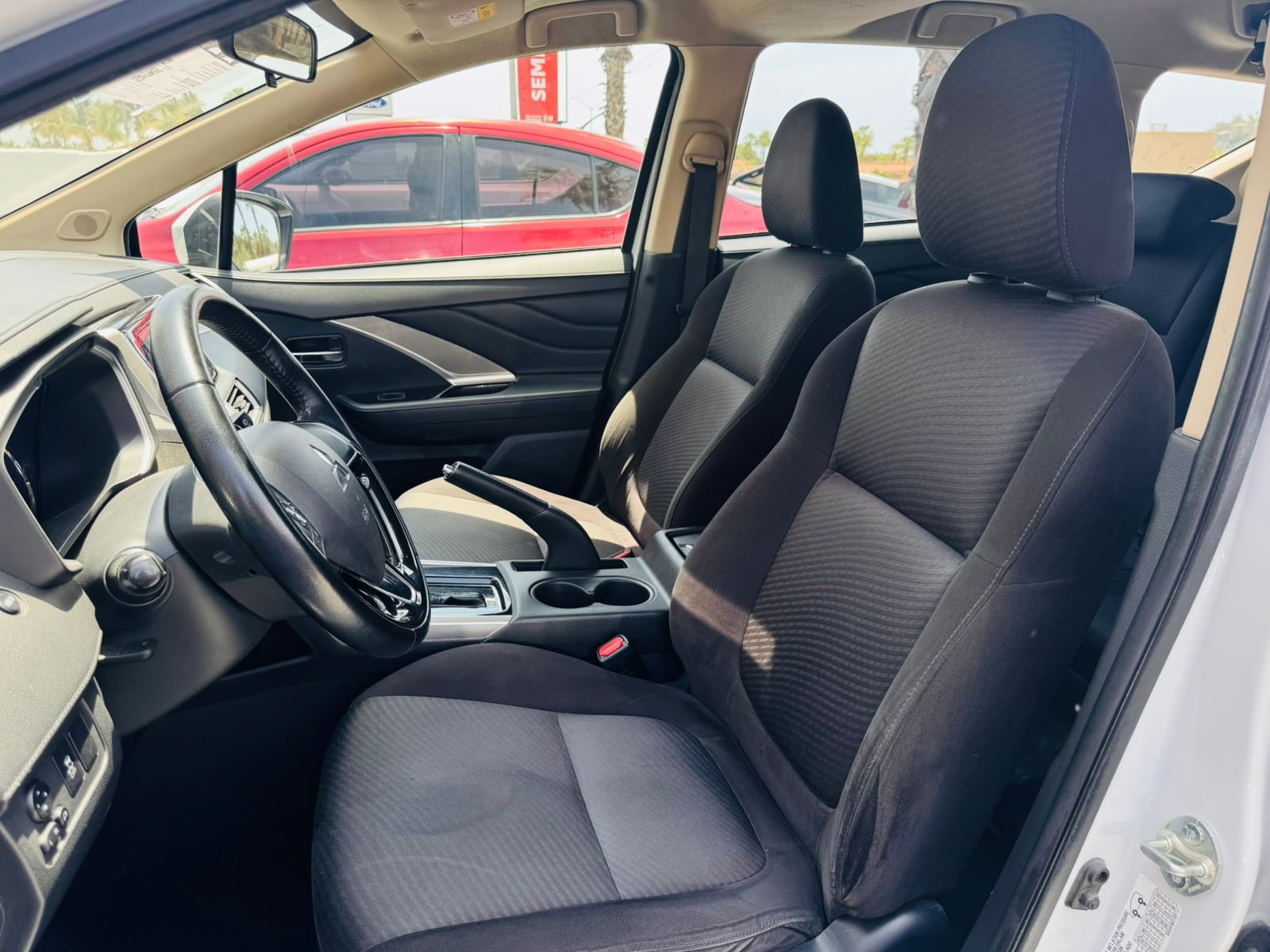 Mitsubishi XPANDER Interior 16