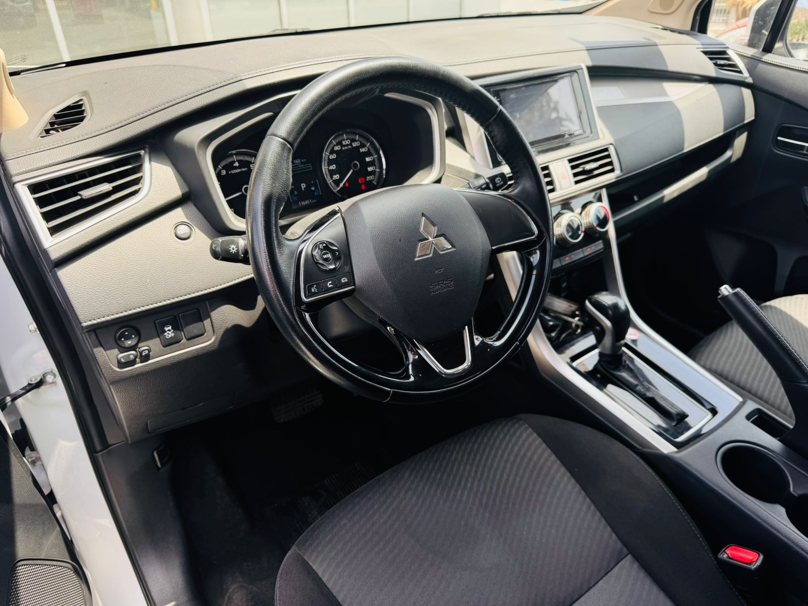 Mitsubishi XPANDER Atrás 15