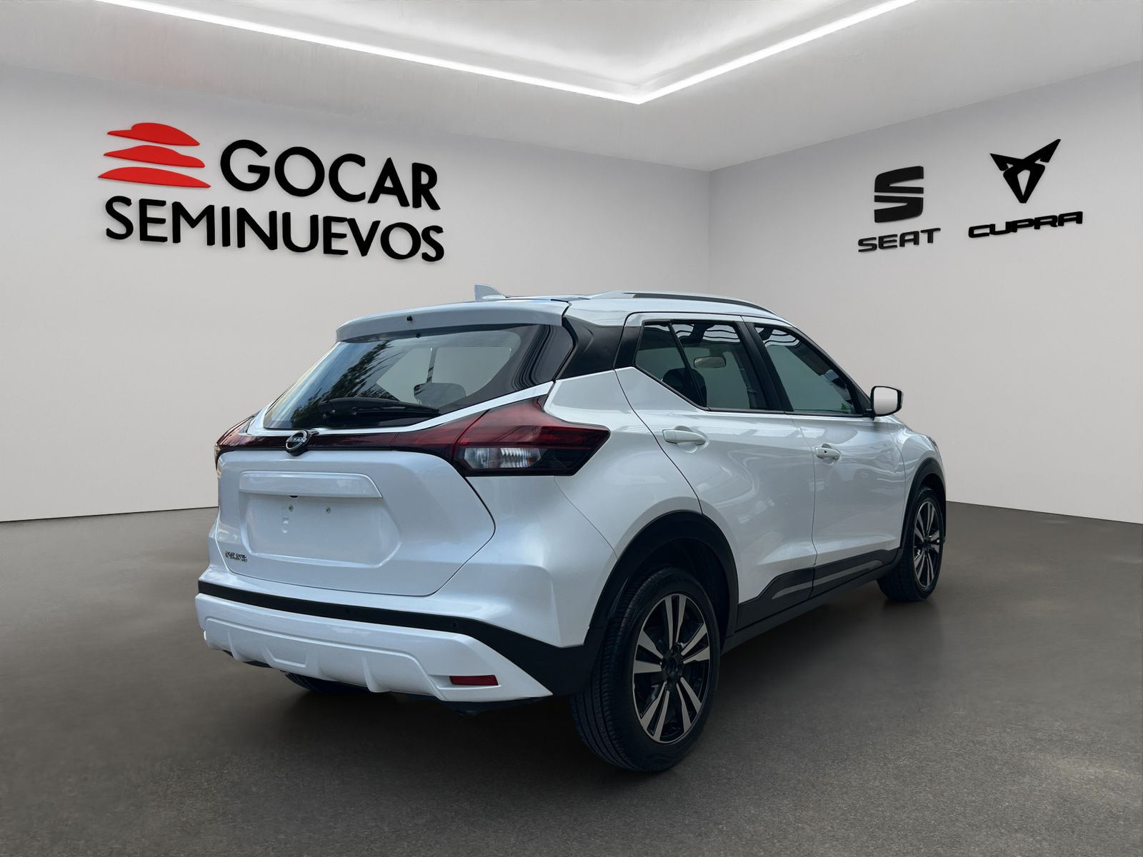 NISSAN KICKS Atrás 4
