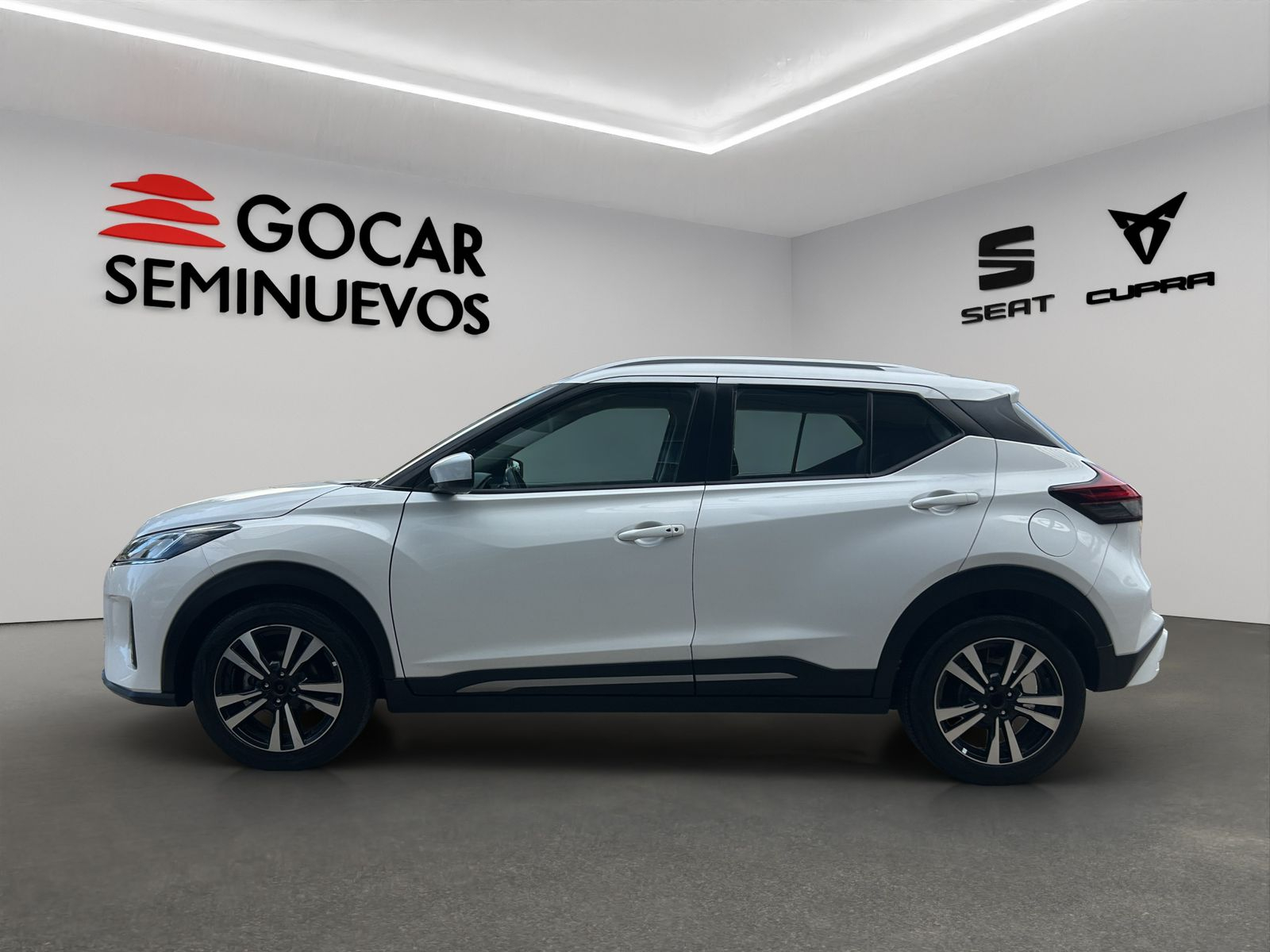 NISSAN KICKS Lateral derecho 7