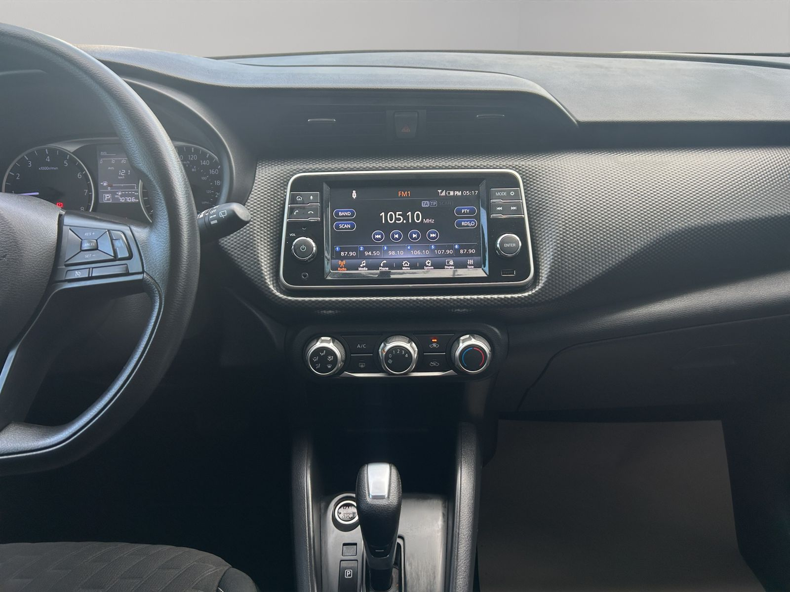 NISSAN KICKS Arriba 13