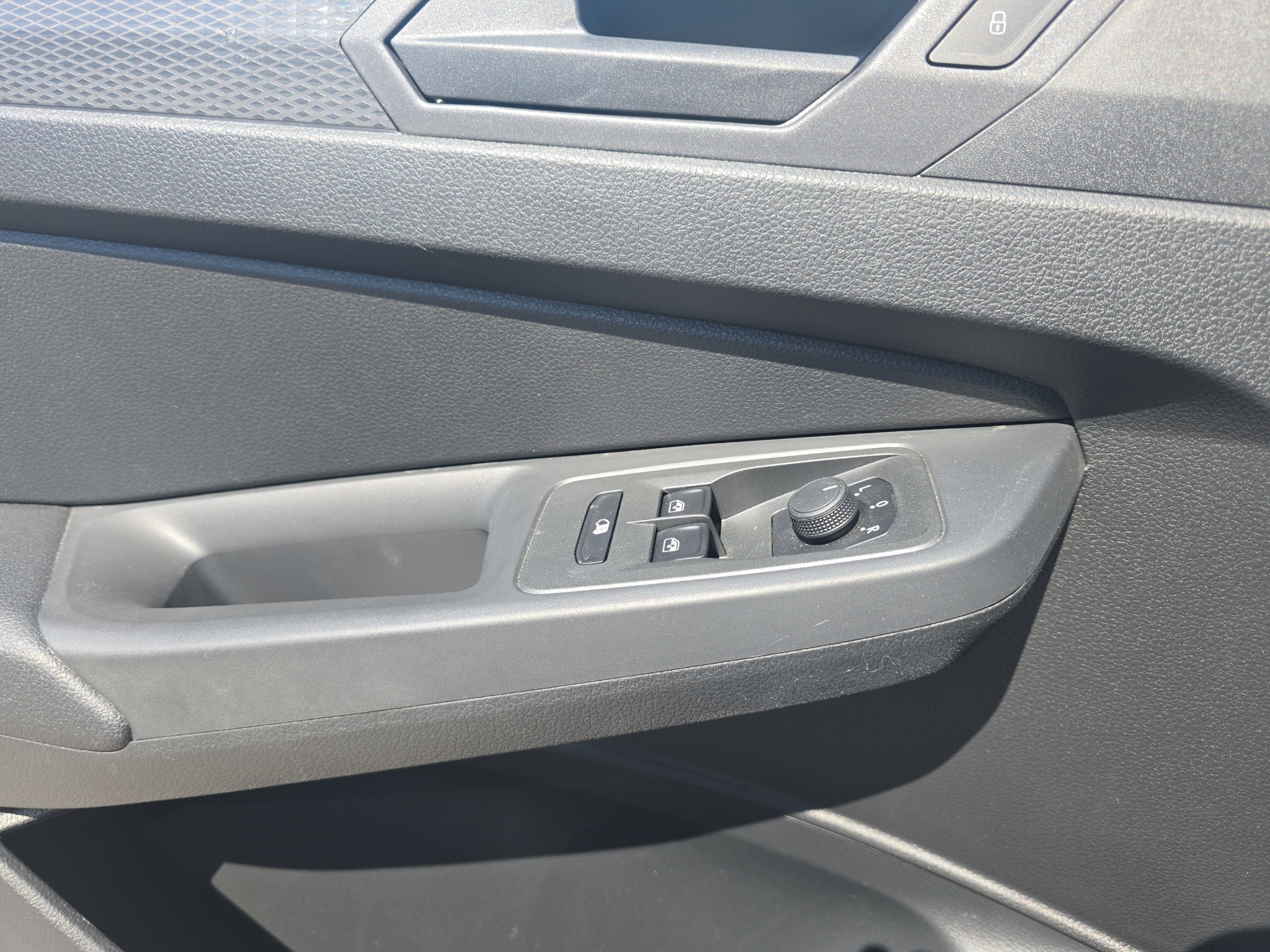 VOLKSWAGEN CADDY MAXI Arriba 21