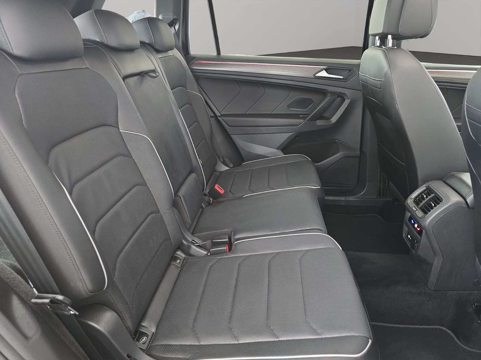 VOLKSWAGEN TIGUAN Lateral derecho 17