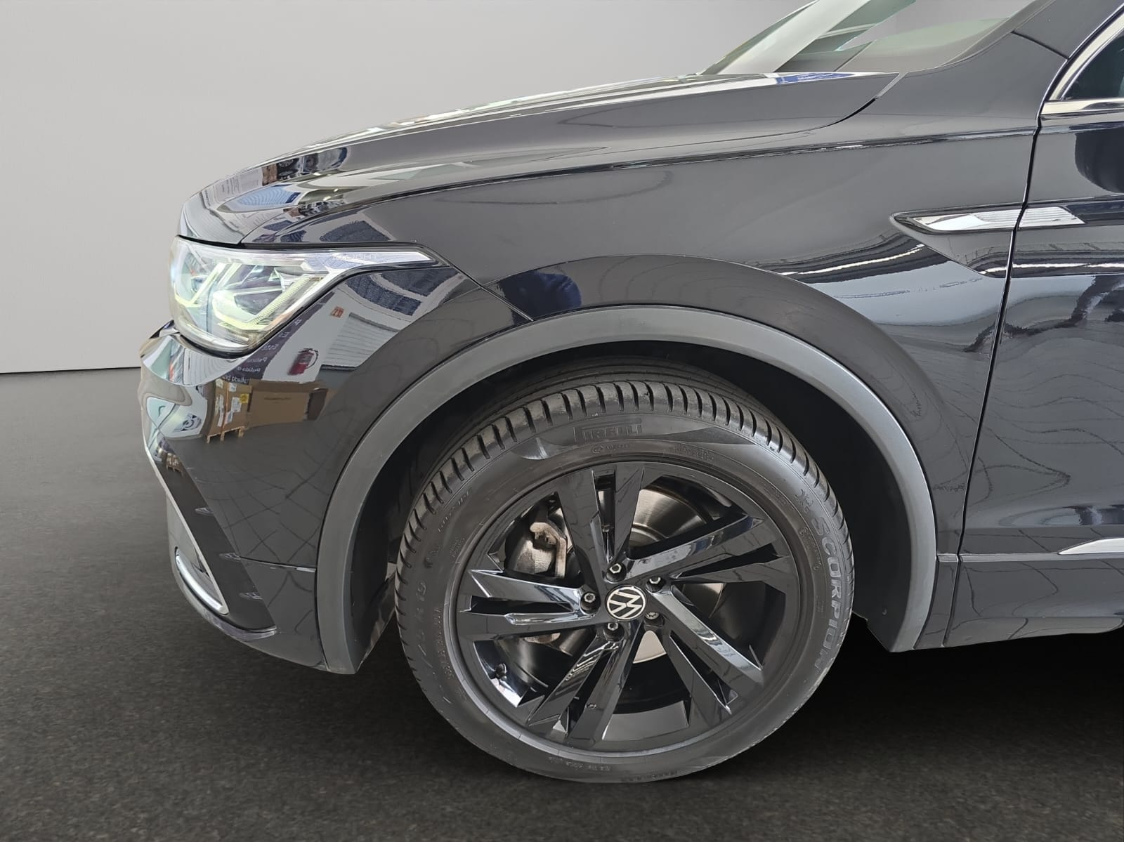 VOLKSWAGEN TIGUAN Arriba 19
