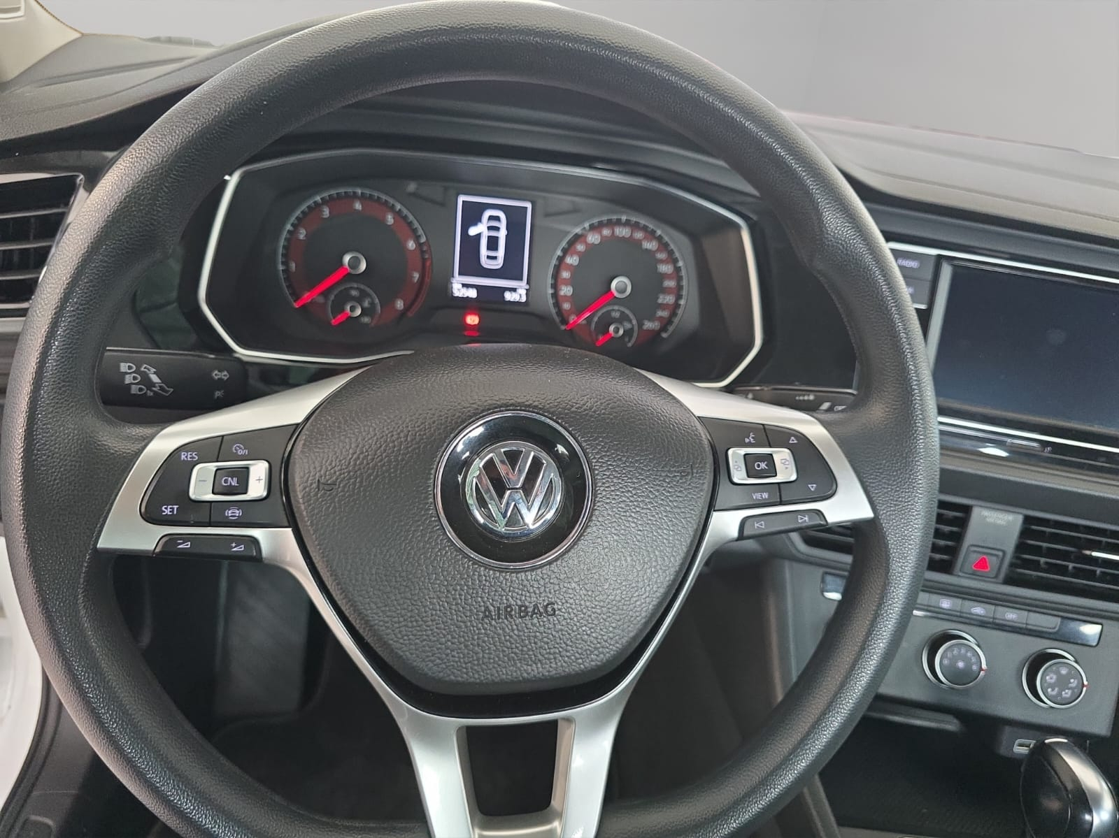 VOLKSWAGEN JETTA Interior 13