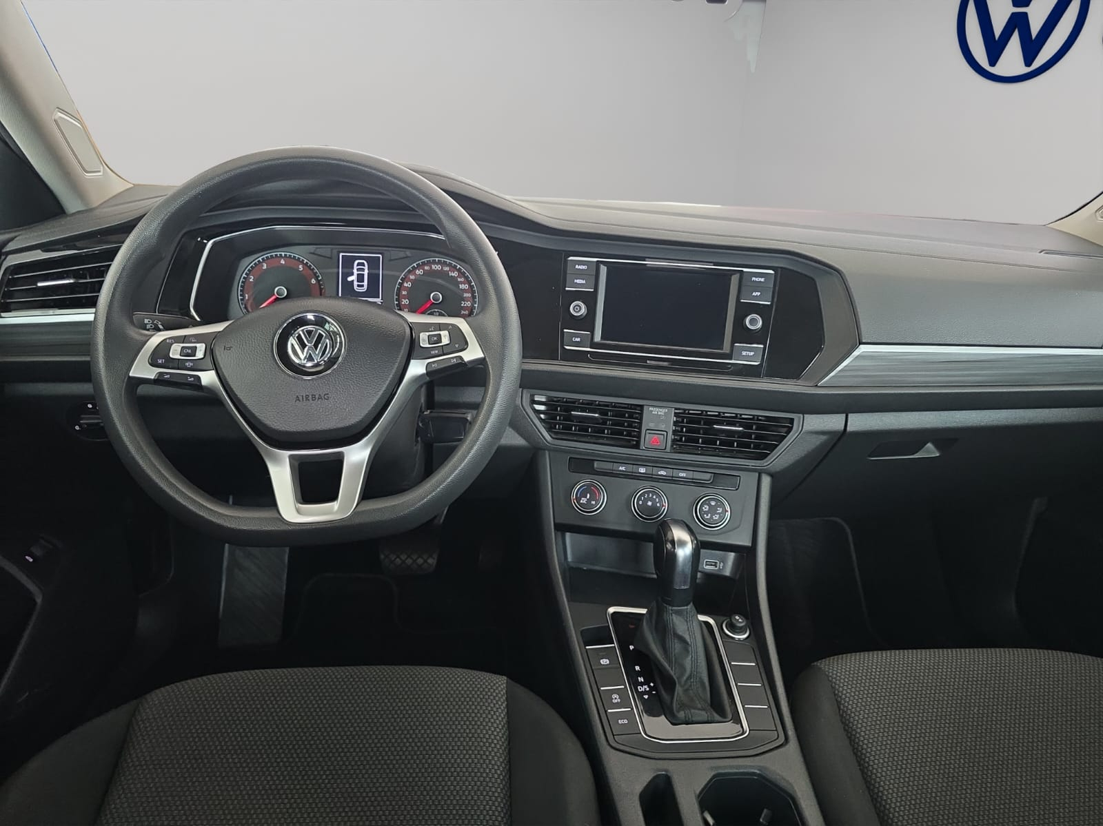 VOLKSWAGEN JETTA Arriba 16