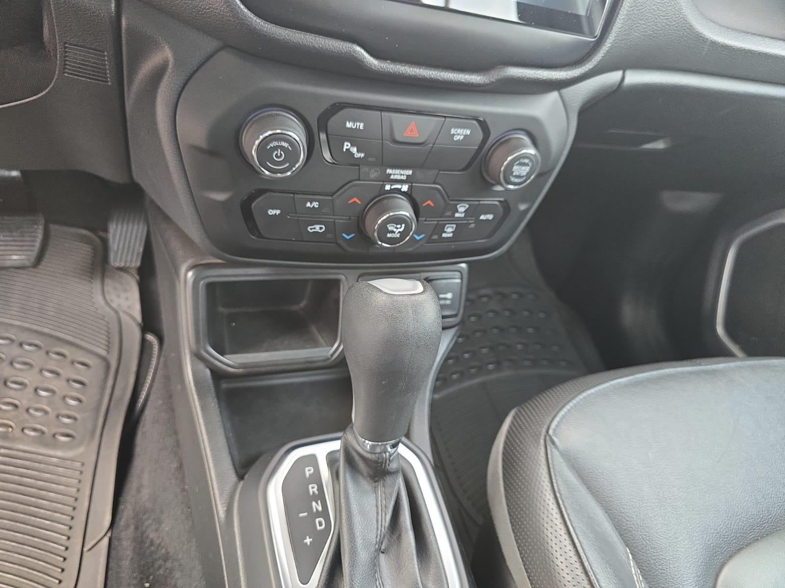 JEEP RENEGADE Frente 8