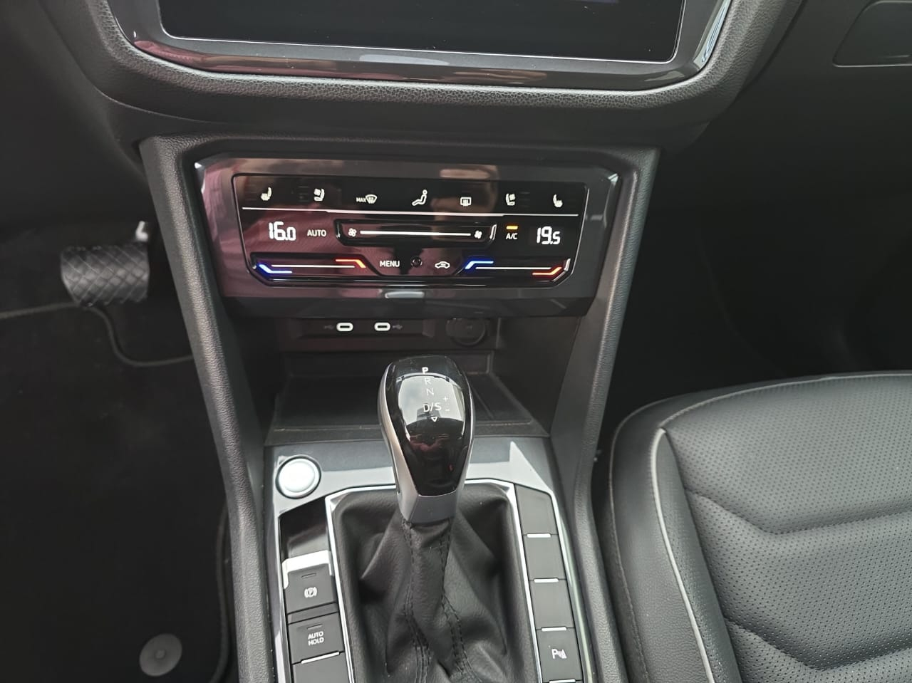 VOLKSWAGEN TIGUAN Lateral derecho 13