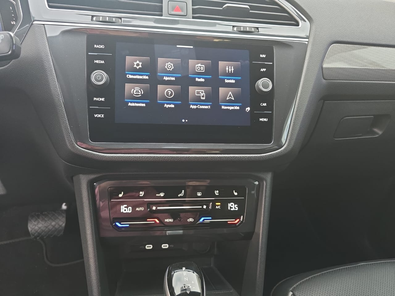 VOLKSWAGEN TIGUAN Arriba 14