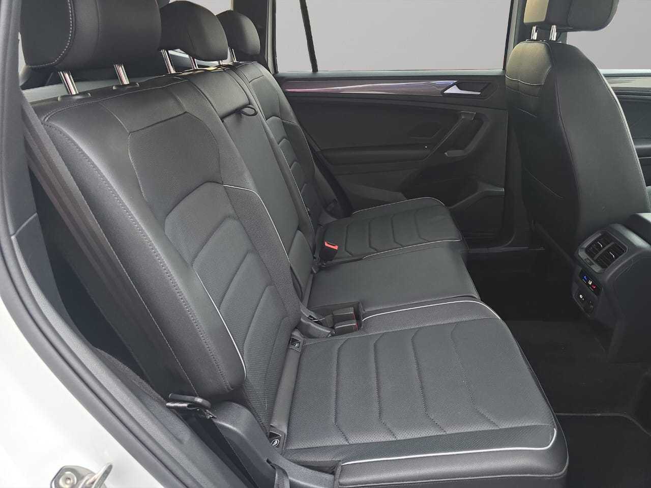 VOLKSWAGEN TIGUAN Arriba 16