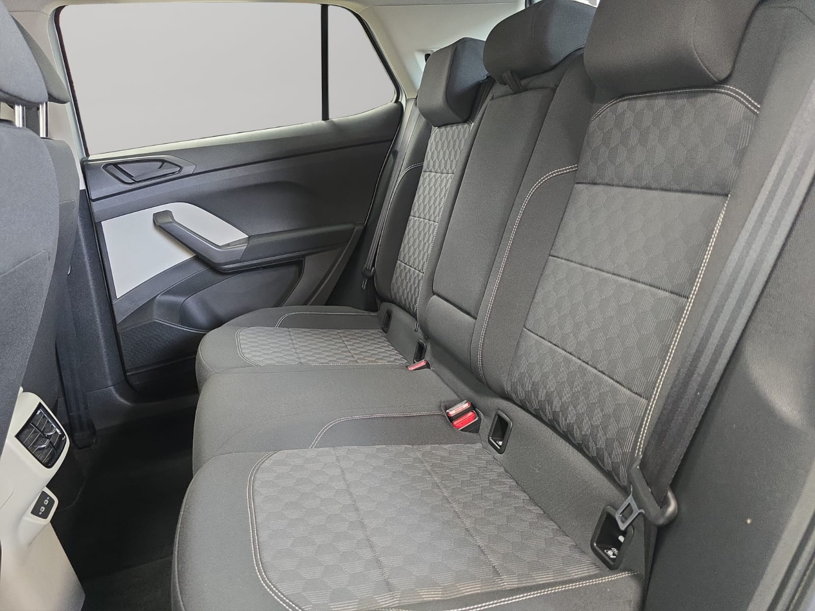 VOLKSWAGEN TAIGUN Lateral derecho 12