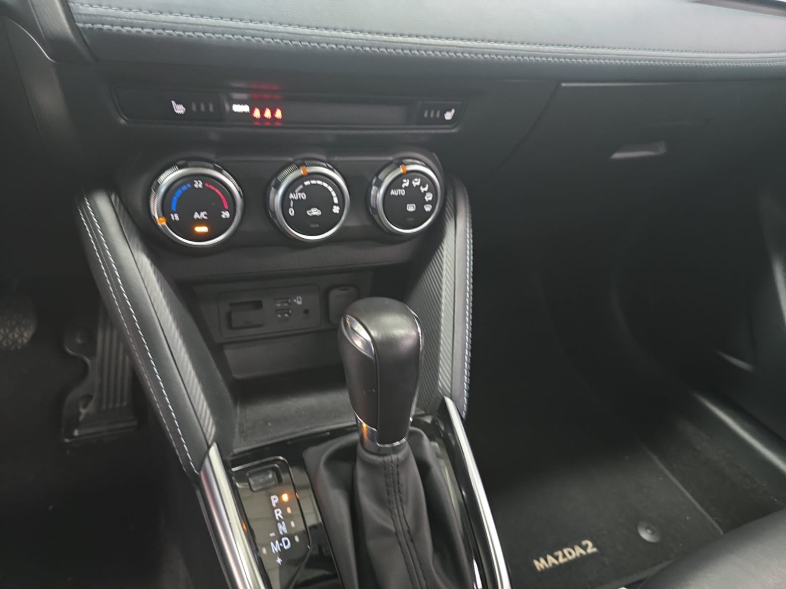 MAZDA MAZDA 2 Frente 23