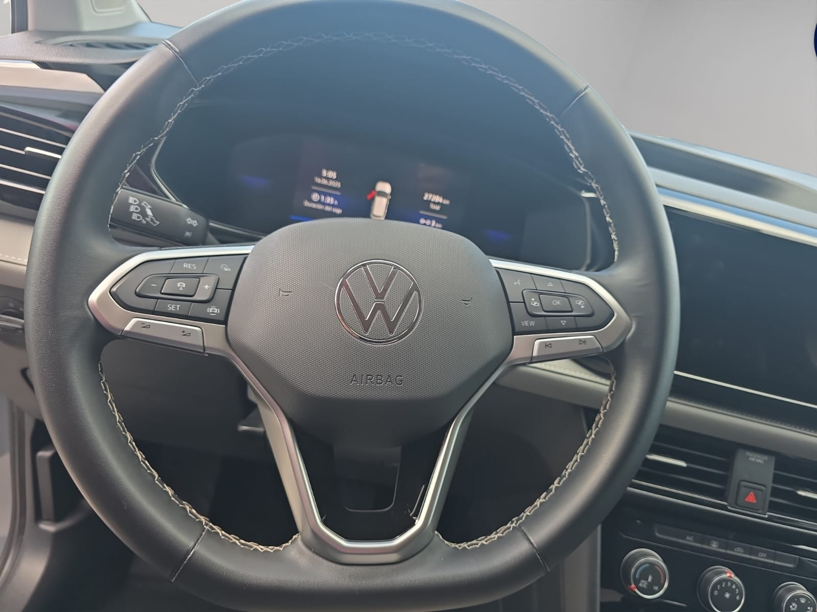 VOLKSWAGEN TAOS Frente 9