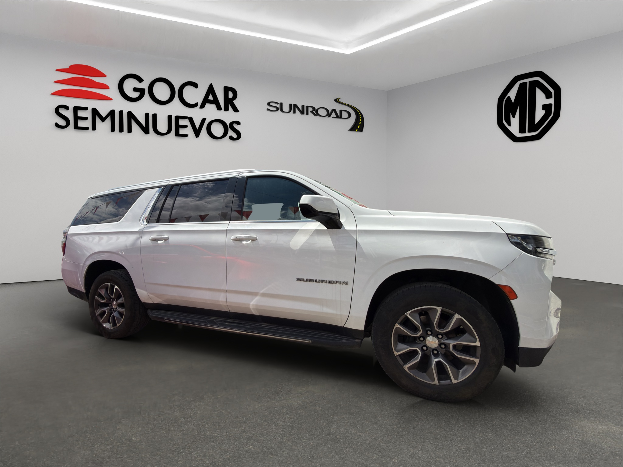 Chevrolet Suburban VUD 5 pts. LT, 5.3l, TA, piel, RA-20 - GocarCredit