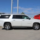 Chevrolet Suburban VUD Arriba 4