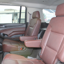 Chevrolet Suburban VUD Arriba 12