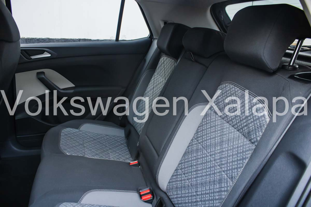 VOLKSWAGEN TAIGUN Asientos 19