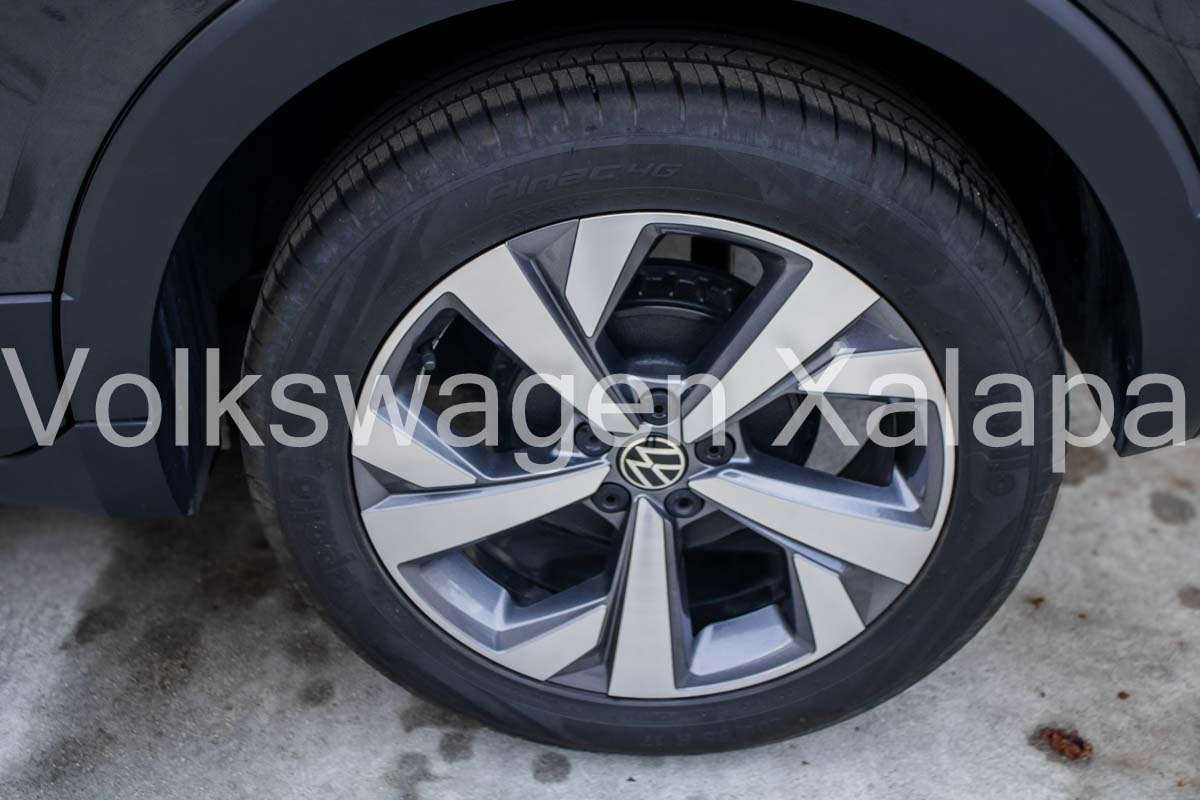 VOLKSWAGEN TAIGUN Atrás 17