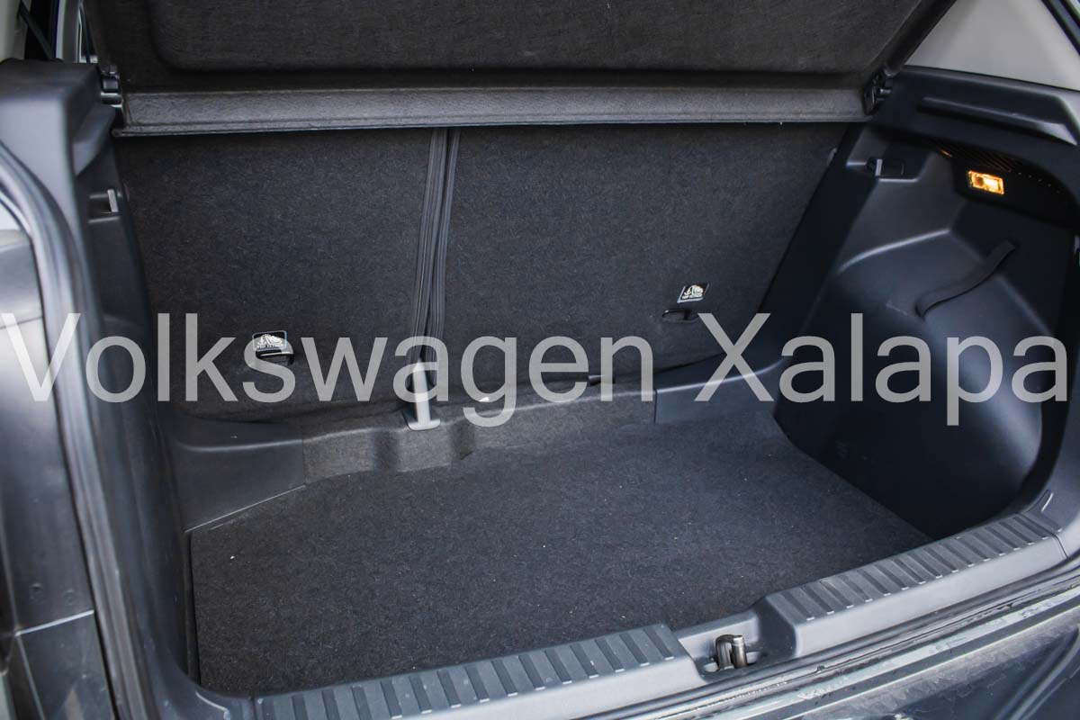 VOLKSWAGEN TAIGUN Interior 15