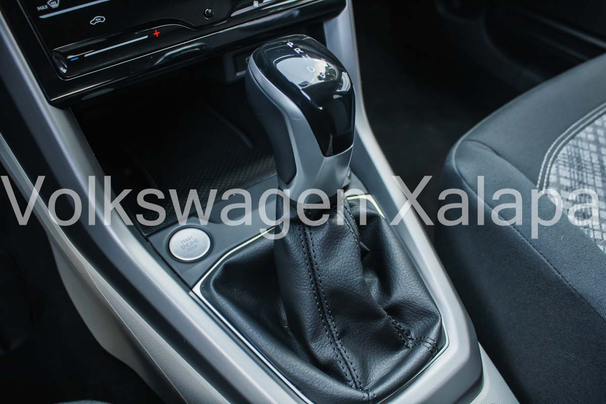 VOLKSWAGEN TAIGUN Lateral derecho 11