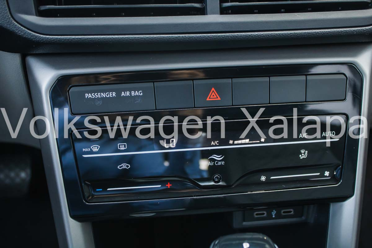 VOLKSWAGEN TAIGUN Lateral derecho 12