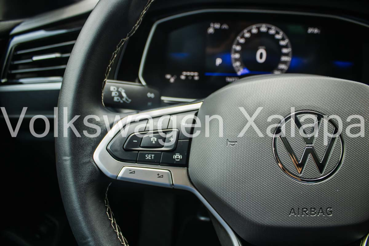 VOLKSWAGEN JETTA Frente 12