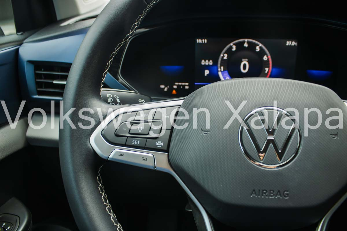 VOLKSWAGEN TAOS Atrás 12