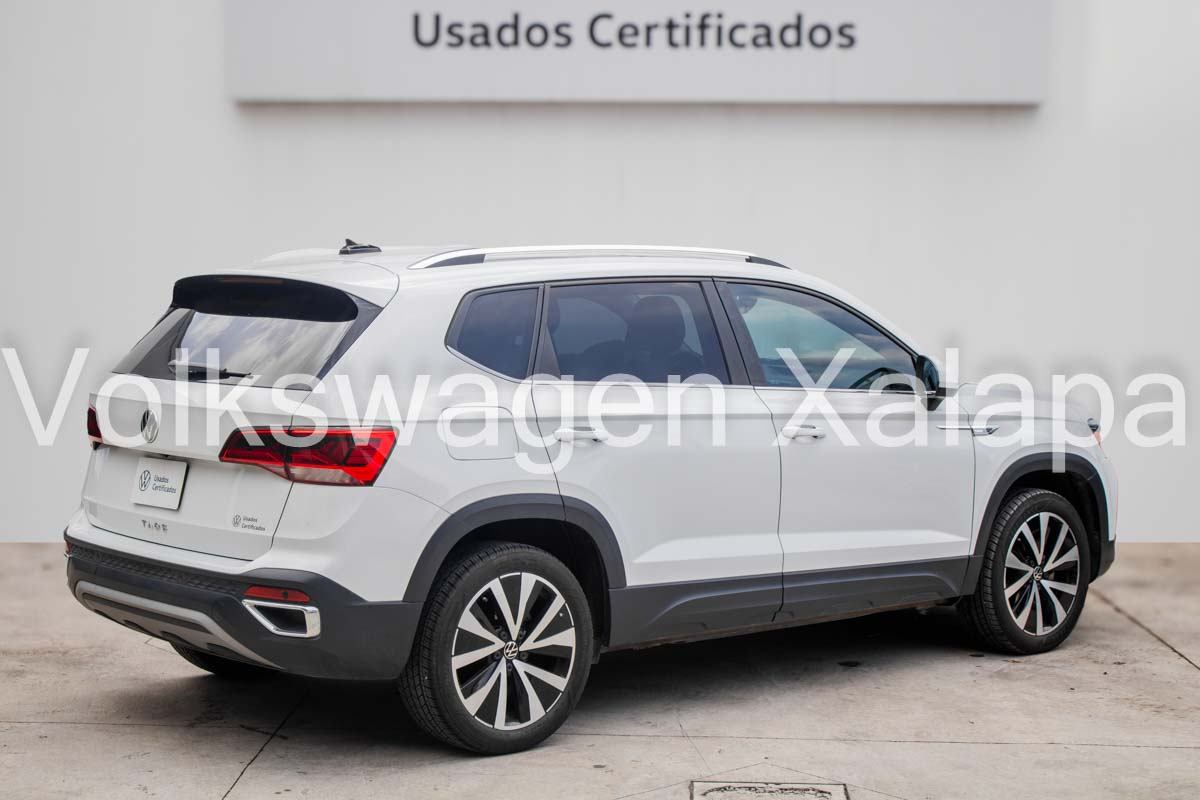 VOLKSWAGEN TAOS Lateral izquierdo 6
