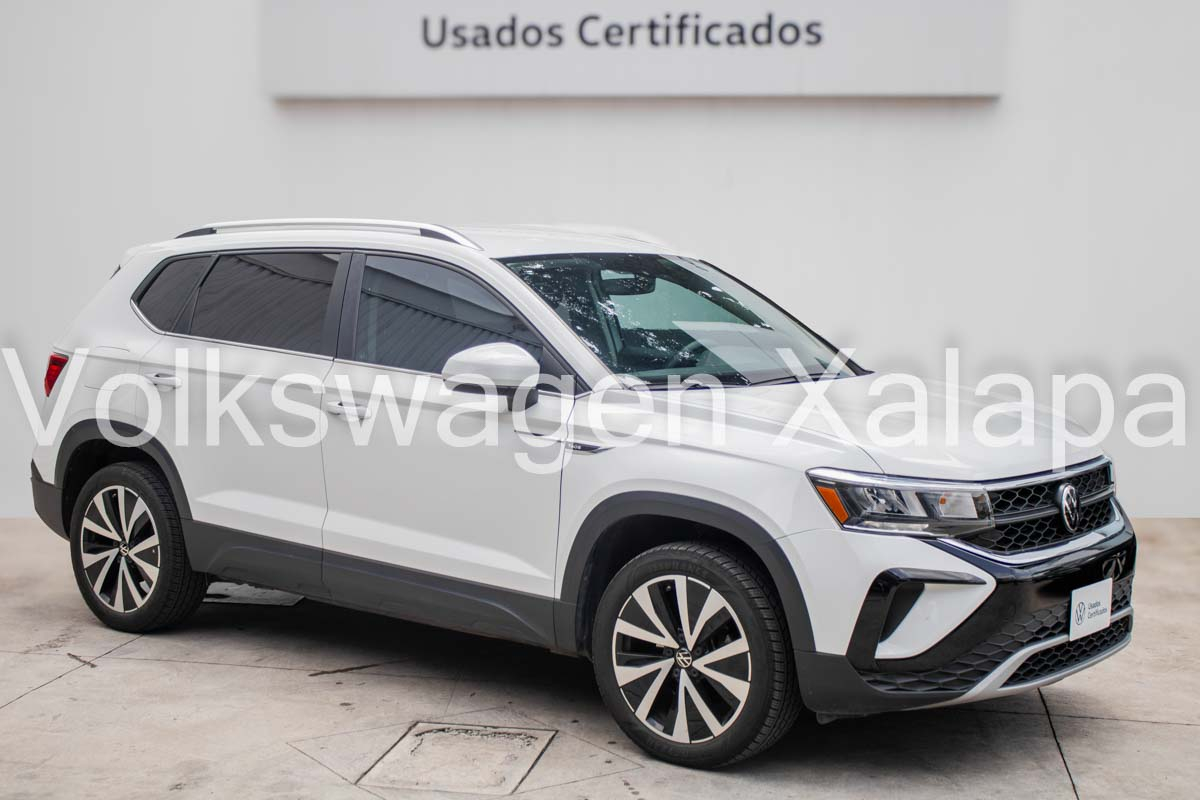 VOLKSWAGEN TAOS Atrás 7