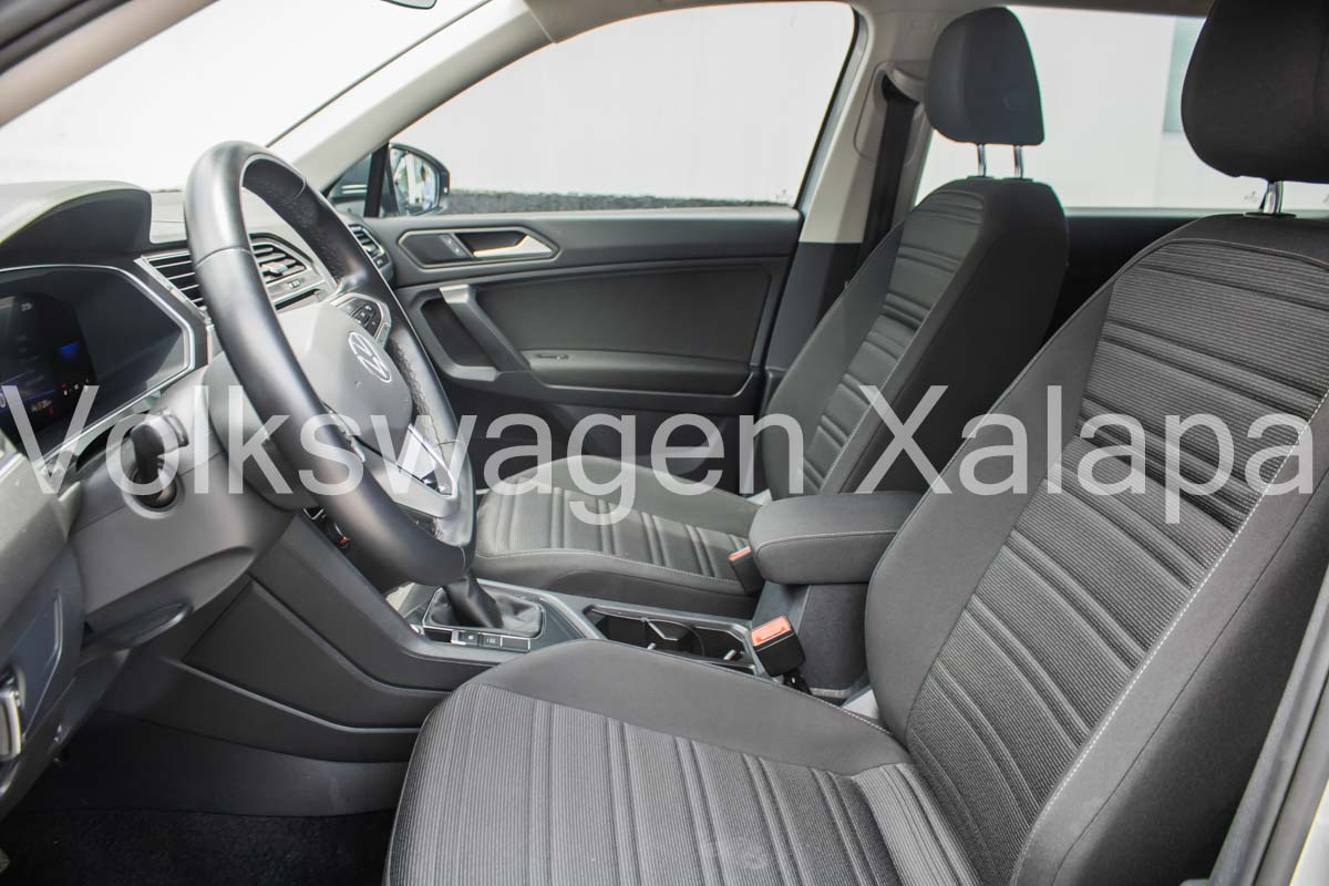 VOLKSWAGEN TIGUAN Arriba 25