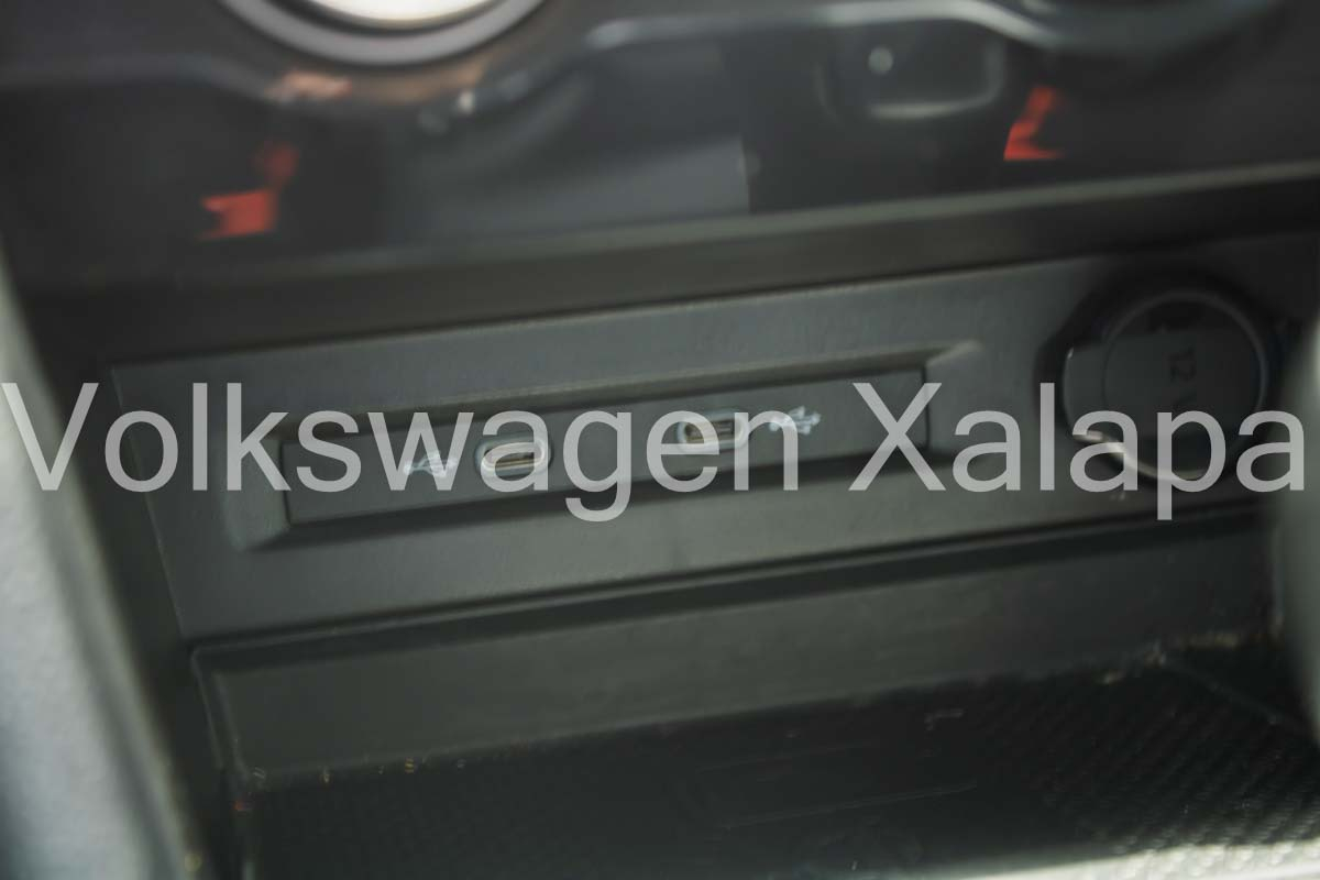 VOLKSWAGEN TIGUAN Lateral derecho 19