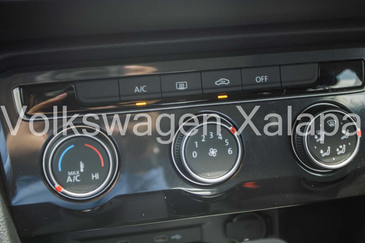VOLKSWAGEN TIGUAN Arriba 20