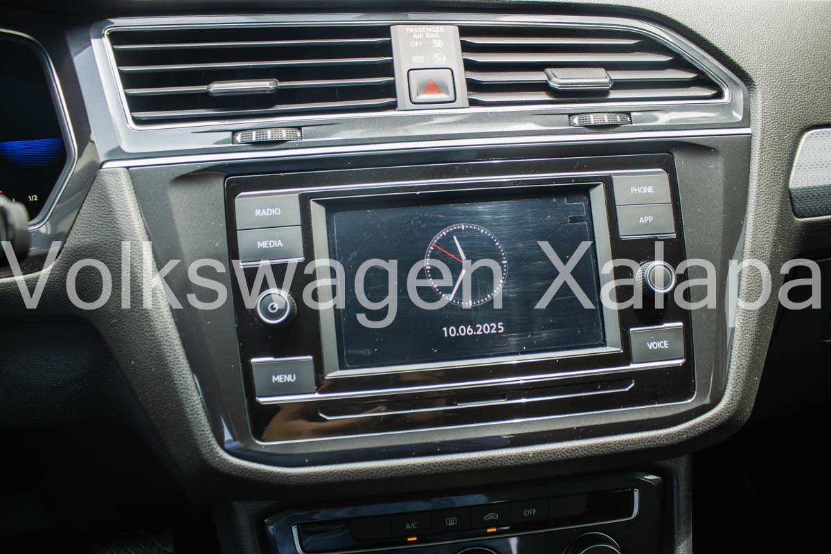 VOLKSWAGEN TIGUAN Tablero 21