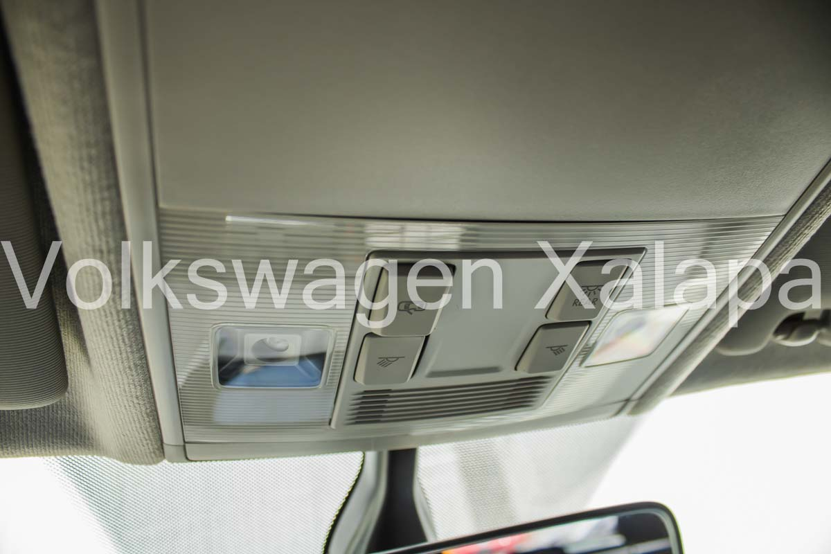 VOLKSWAGEN TIGUAN Atrás 22
