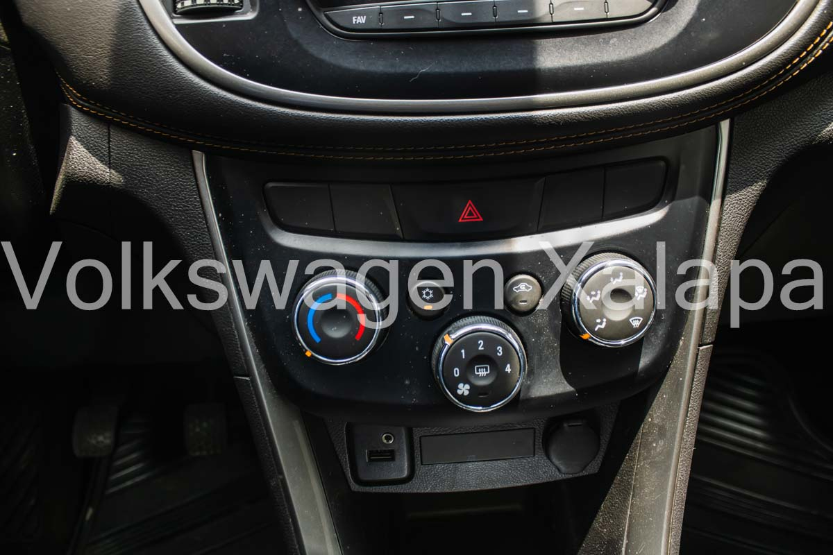 CHEVROLET TRAX Atrás 16