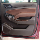 Chevrolet SUBURBAN Interior 21