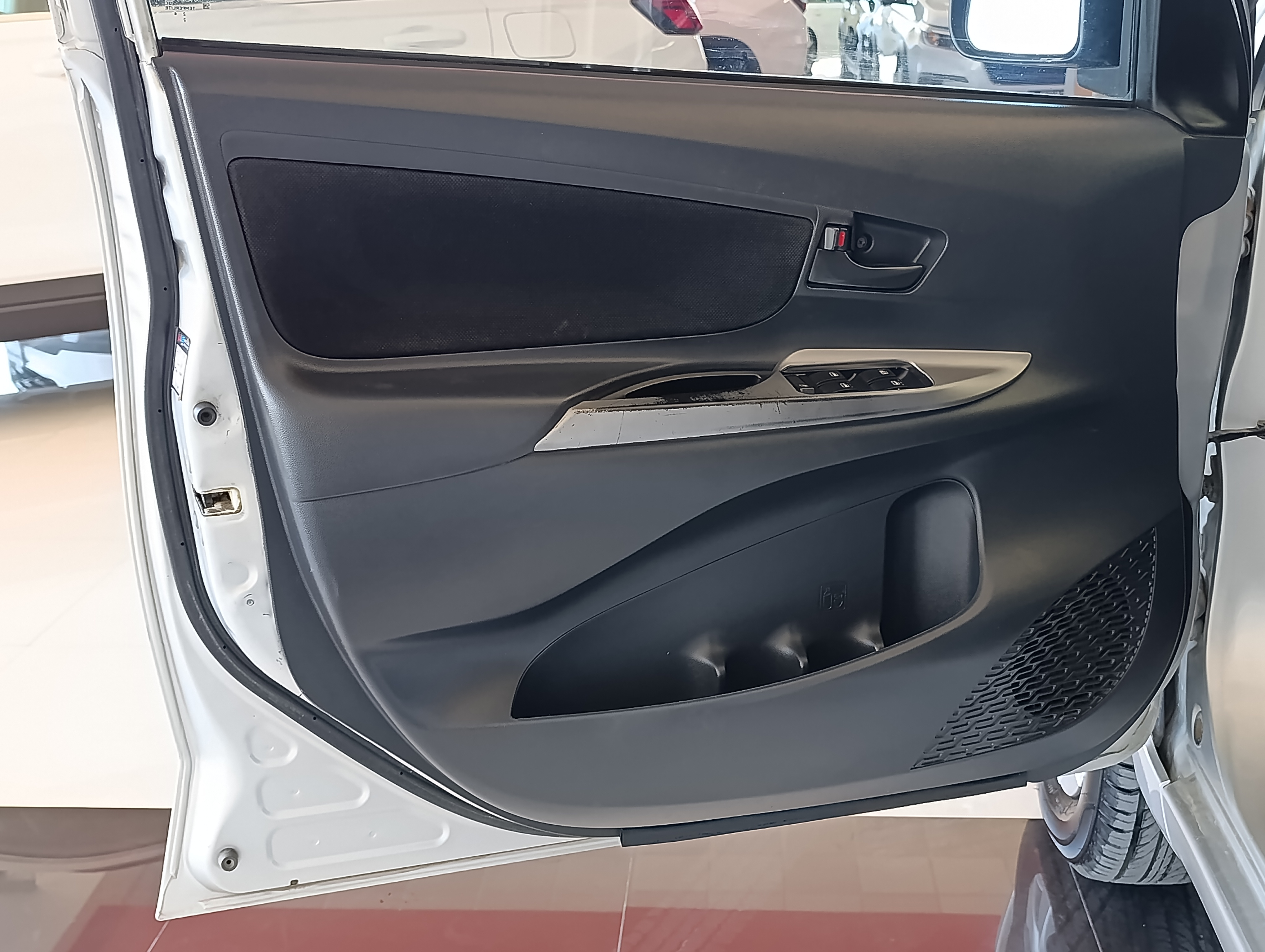 Toyota AVANZA Asientos 4