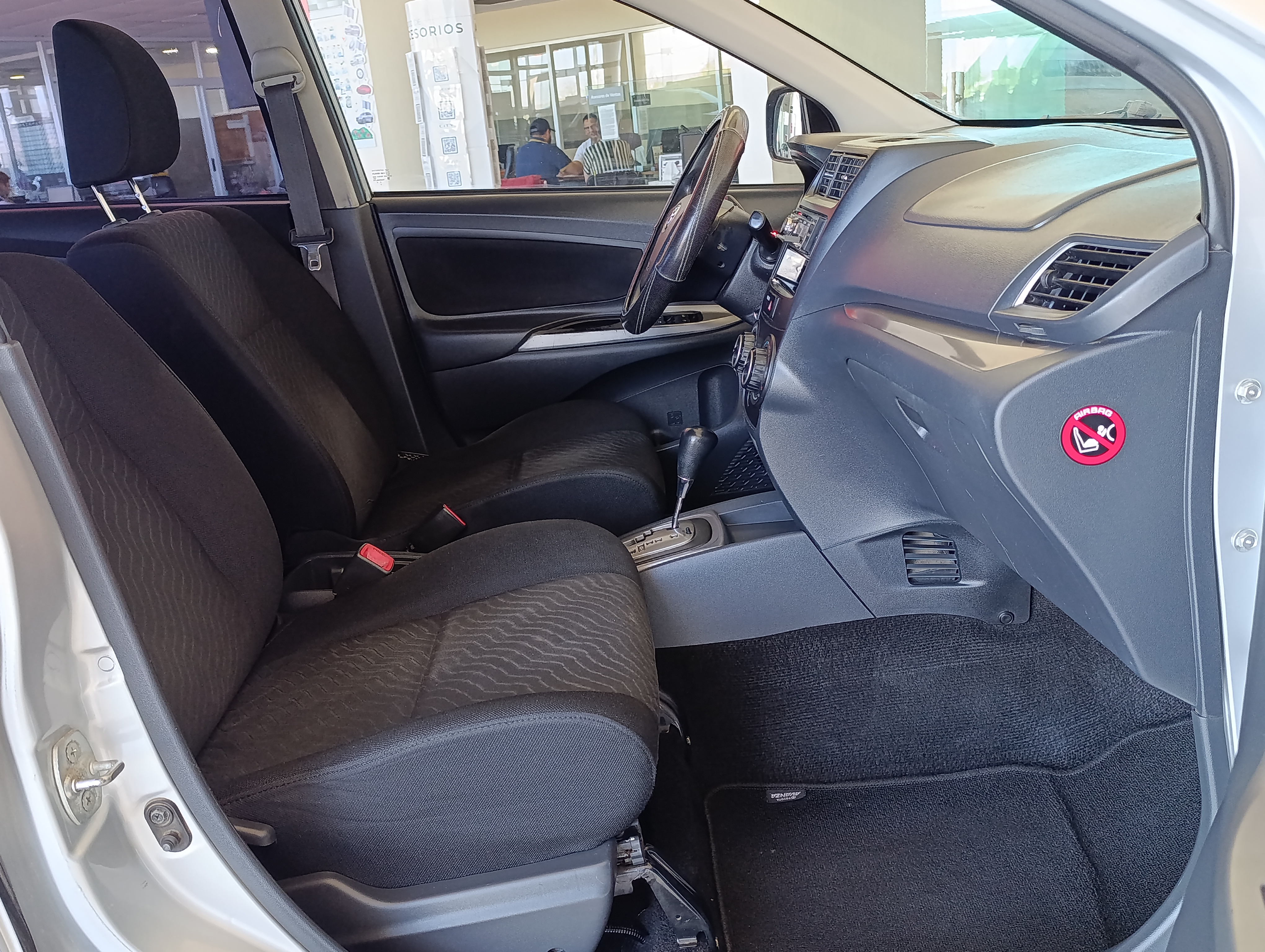 Toyota AVANZA Asientos 15