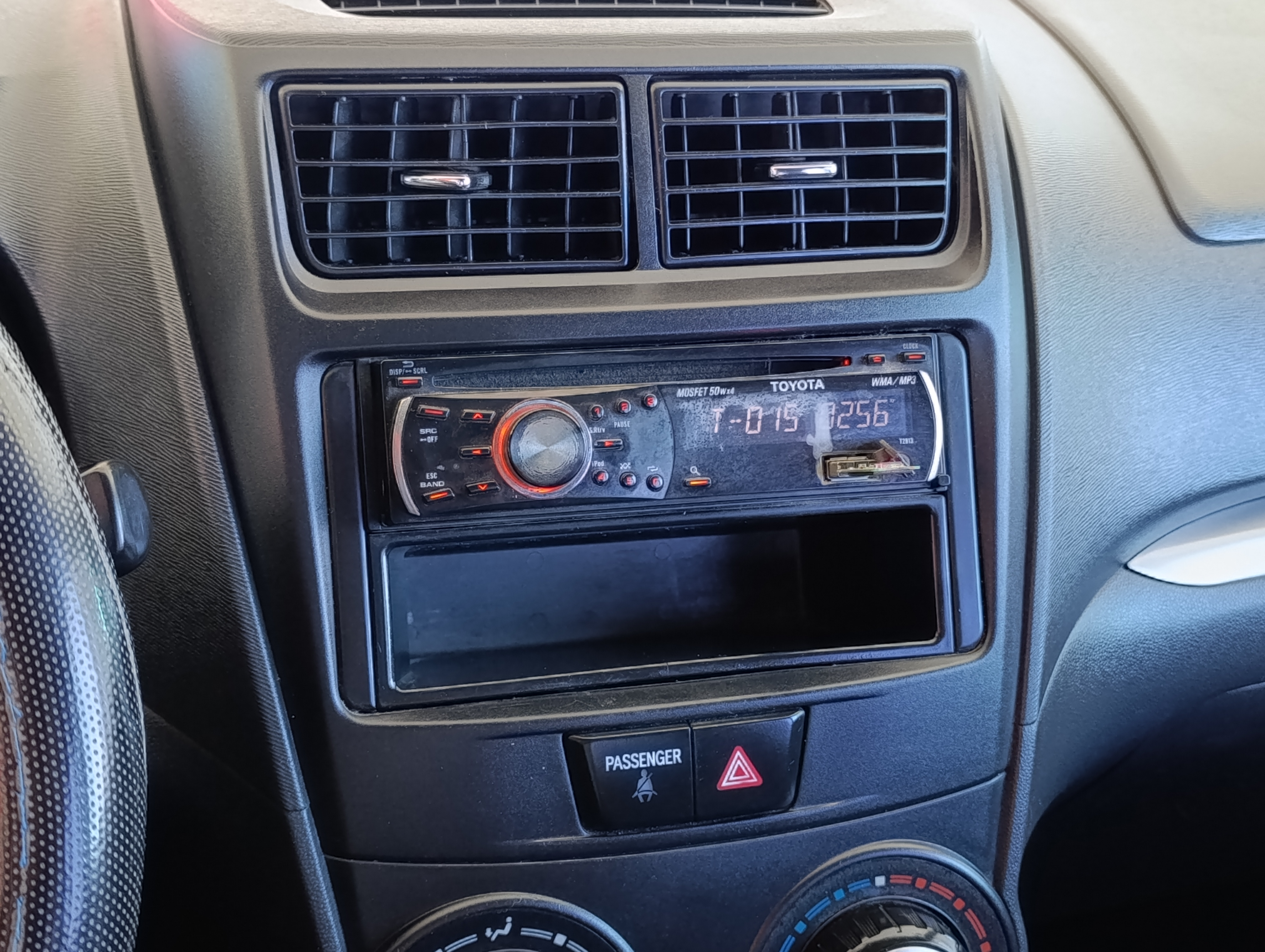 Toyota AVANZA Atrás 11